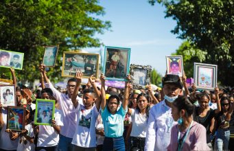 TL País Joven no País Joven Sira-nian, PR: Governu ho Joven Sira Presiza Kompleta Malu