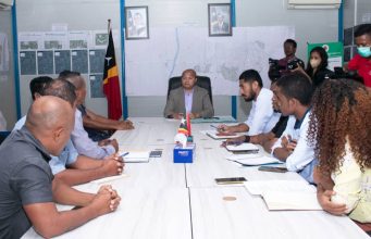 BTL,E.P Asina Kontratu ho Kompañia 2 Hodi Fornese Bee-Moos Ba Komunidade Munisipiu Baucau no Lautem