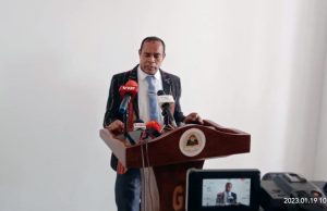 Sidadaun Estranjeiru Fa’an Hena Ho Modelnu Tais, Governu Labele Kondena Tanba Lei Sei Iha Prosesu nia Laran
