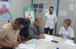 BTL, E.P Asina Kontratu Ho Kompañia Rua Hodi Instala Bee-Moos ba Komunidade Laklubar-Manatutu