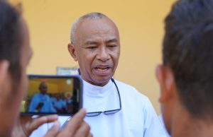 Loron Liberdade Imprensa, Pe. Urbanos: Jornalista Tenke Hakerek Istoria Timor, Hodi Haklaken Lia Los