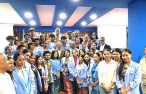 Reflesaun Nasional 50 Aniversáriu Proklamasaun Independénsia, Taur: Joven Sira Estuda Mate no Dukur iha Livru nia Leten