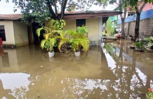 Aldeia Rua iha Suku Kaikoli Evakua ba Edifisiu Bombeirus, Tanba Impaktu husi Inundasaun iha Domingo Kalan