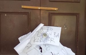 Infrenta Kobaránsa Illegál no Flasifikasaun Dokumentu , Estudante Prega Odamatan Dekanu FEH-UNTL